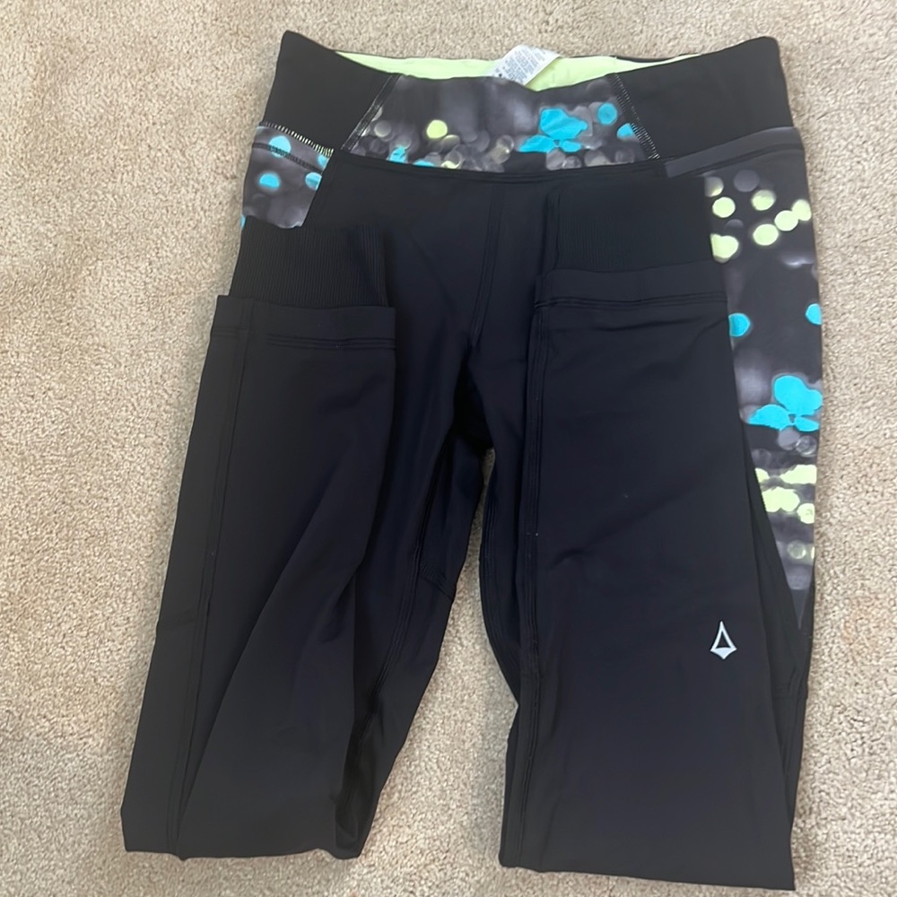 Black ivivva legging